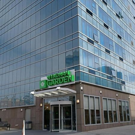 Wyndham Garden Long Island City Hotel New York Exterior photo