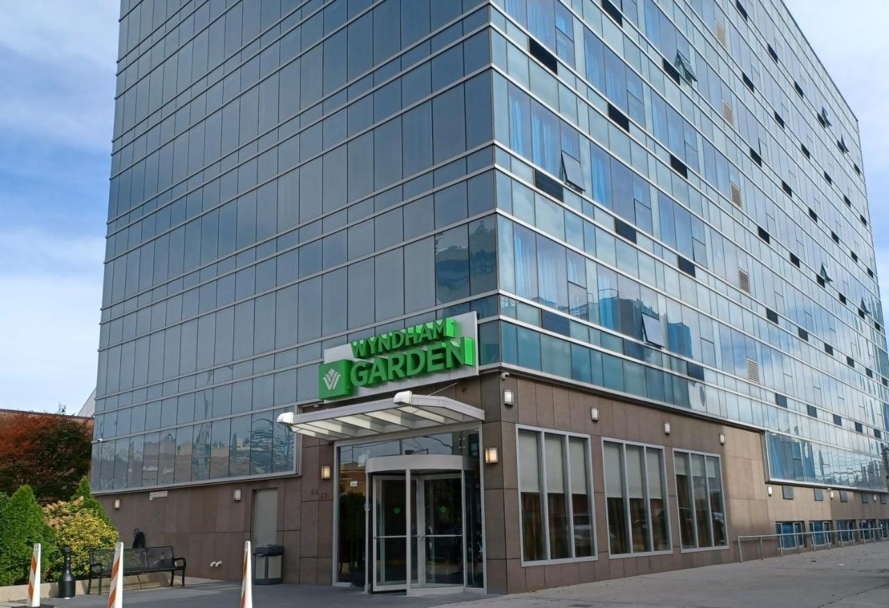 Wyndham Garden Long Island City Hotel New York Exterior photo