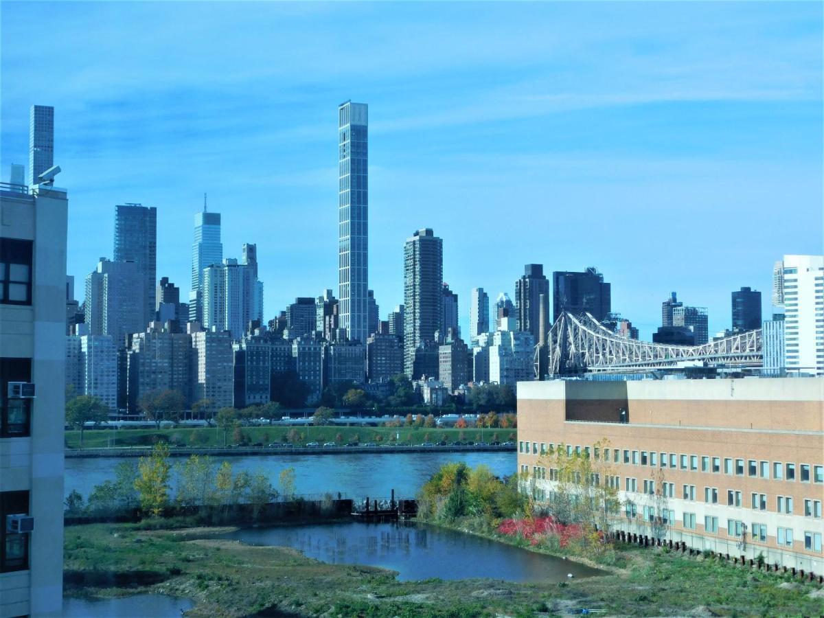 Wyndham Garden Long Island City Hotel New York Exterior photo